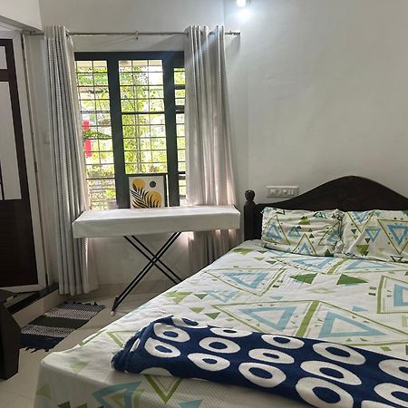 Chaithritha Ladies Homestay Thiruvananthapuram Екстер'єр фото