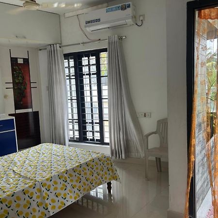 Chaithritha Ladies Homestay Thiruvananthapuram Екстер'єр фото