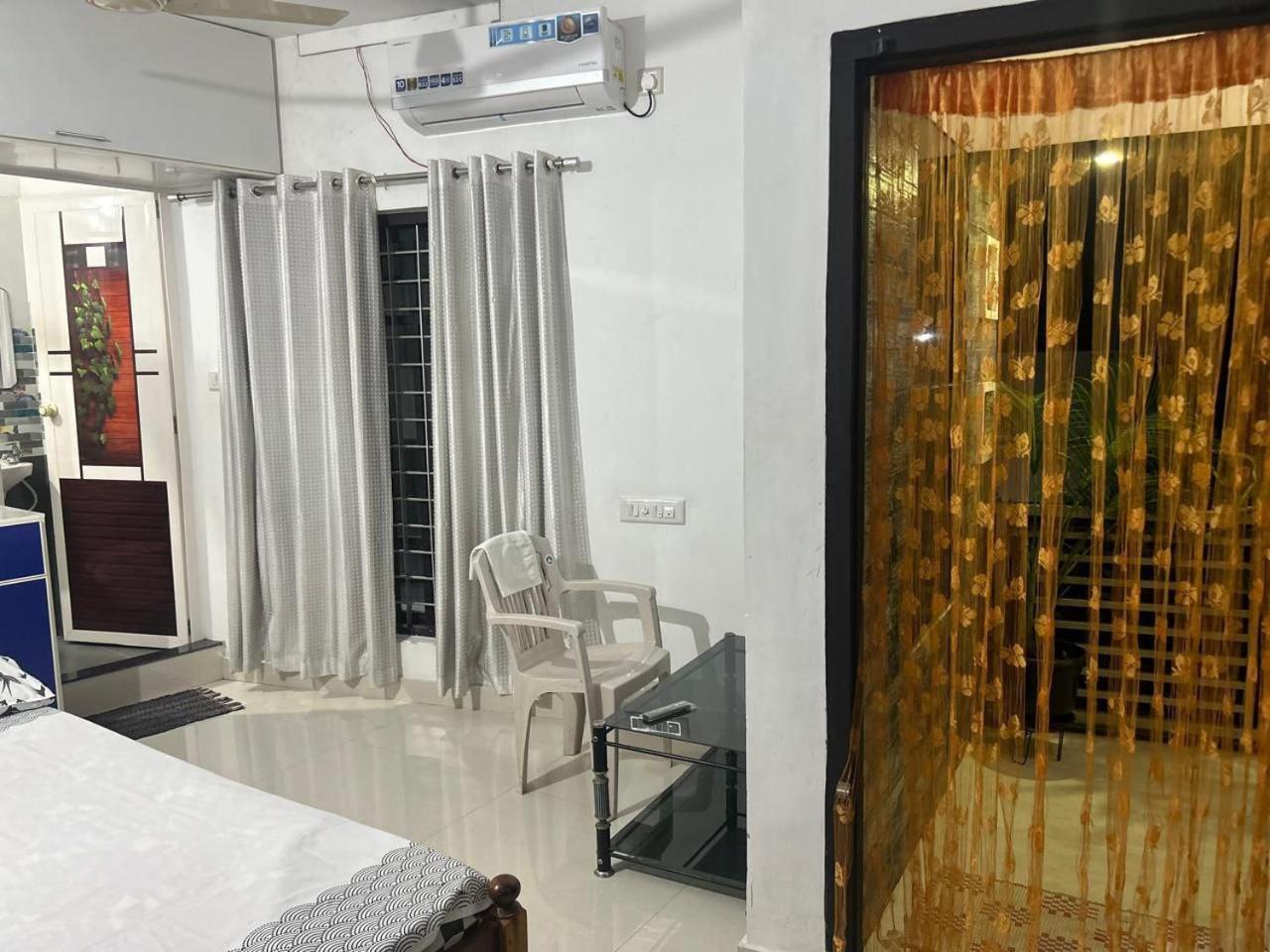 Chaithritha Ladies Homestay Thiruvananthapuram Екстер'єр фото