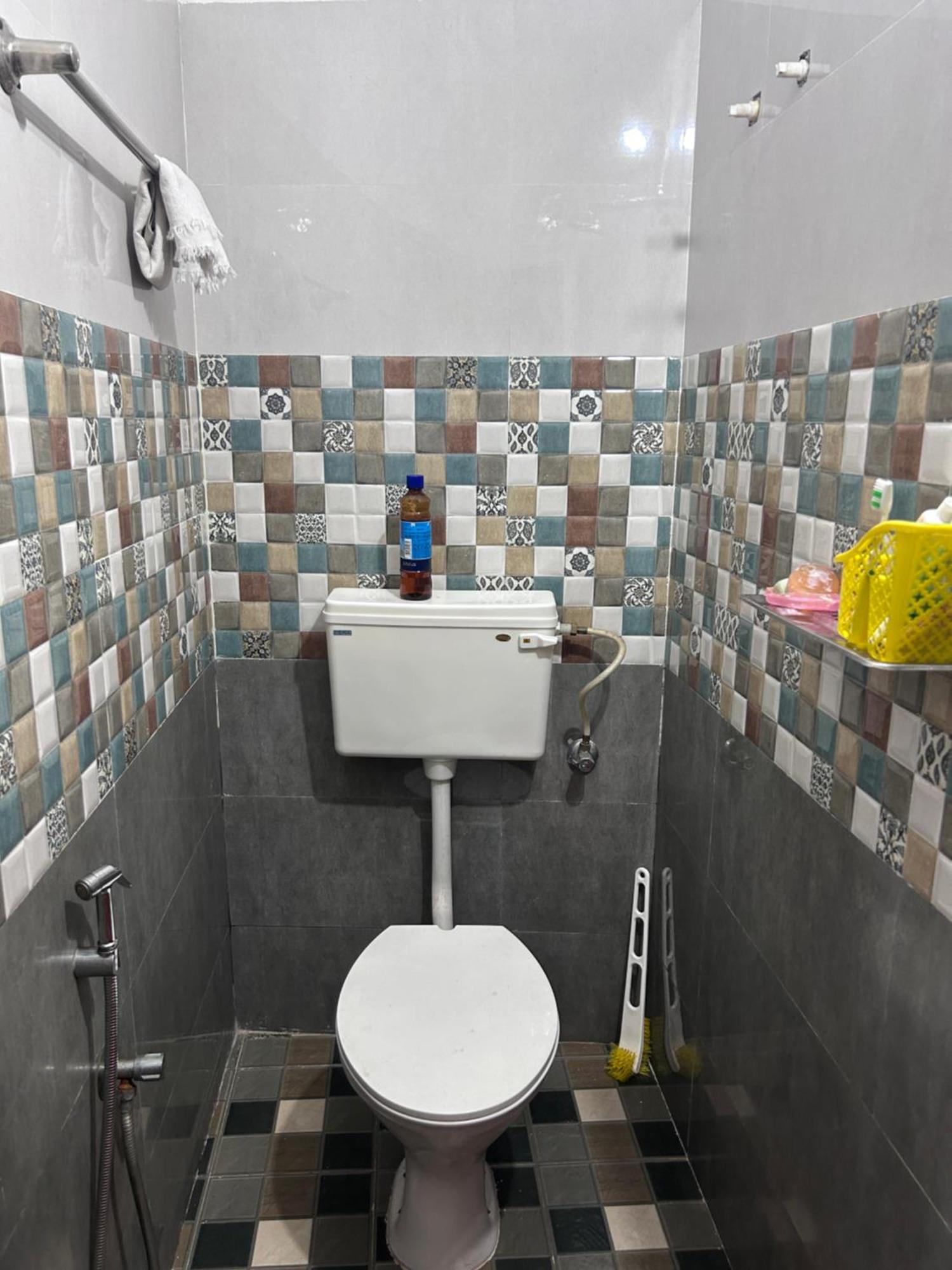 Chaithritha Ladies Homestay Thiruvananthapuram Екстер'єр фото