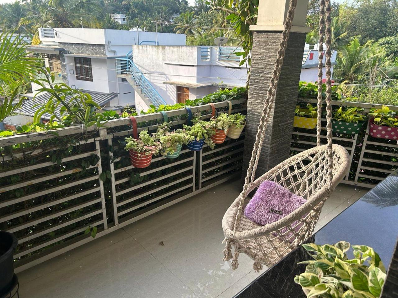 Chaithritha Ladies Homestay Thiruvananthapuram Екстер'єр фото
