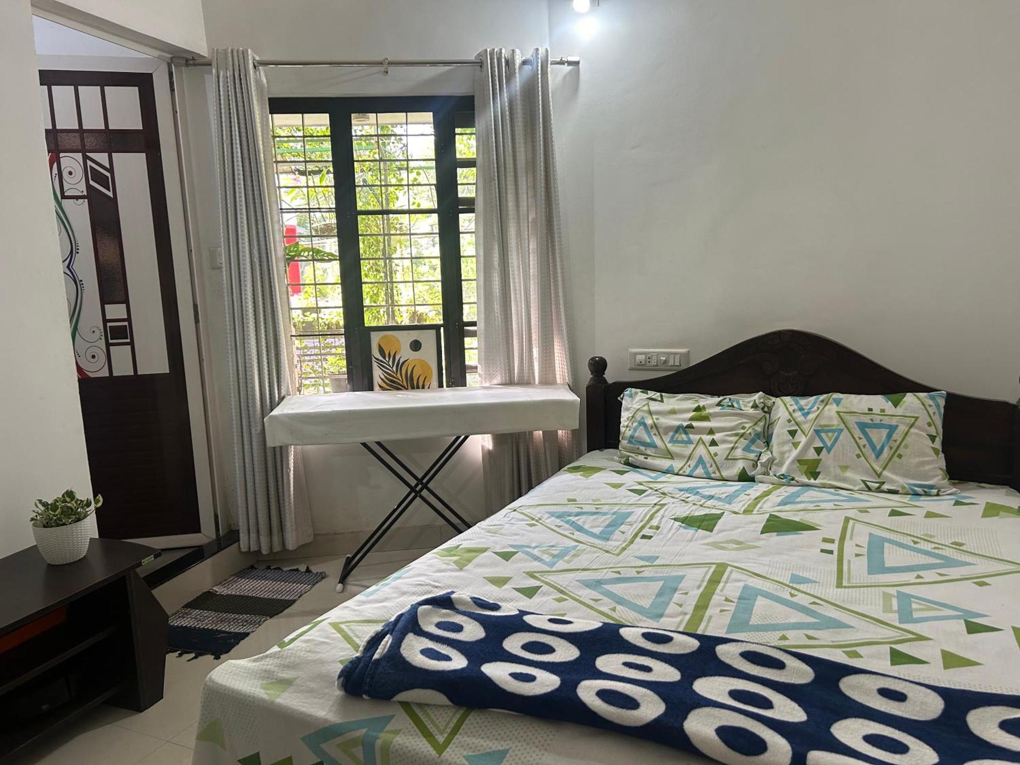 Chaithritha Ladies Homestay Thiruvananthapuram Екстер'єр фото