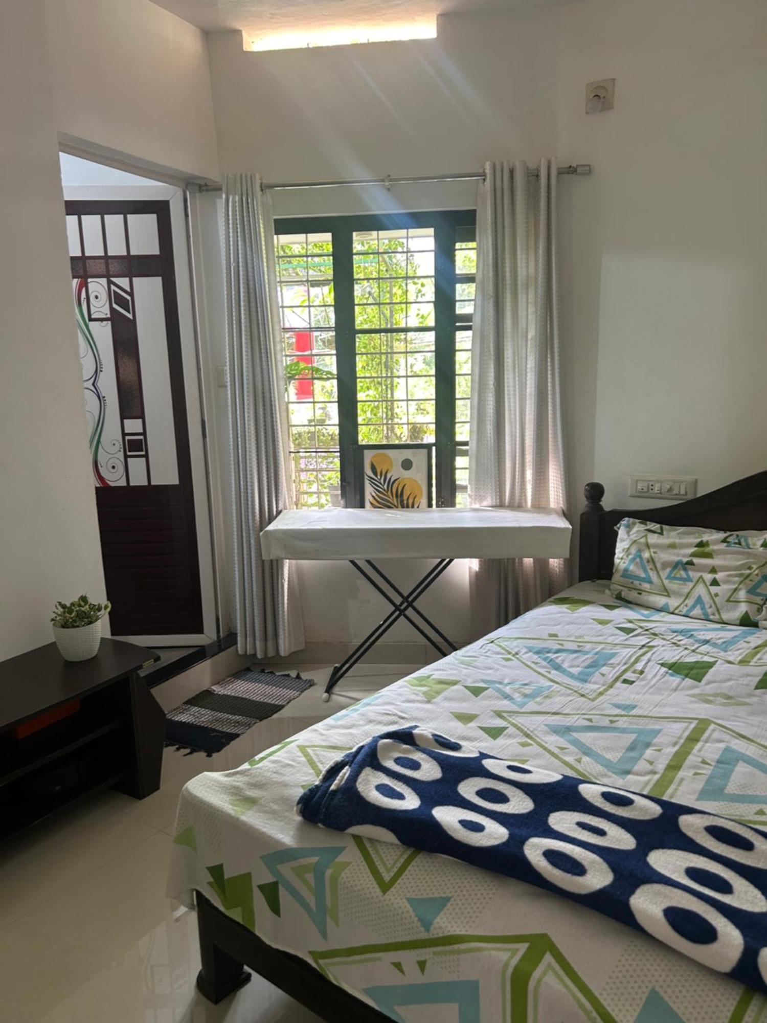 Chaithritha Ladies Homestay Thiruvananthapuram Екстер'єр фото