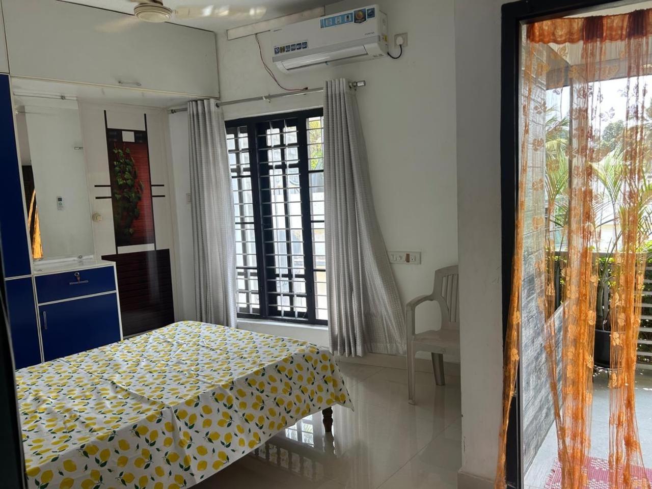 Chaithritha Ladies Homestay Thiruvananthapuram Екстер'єр фото