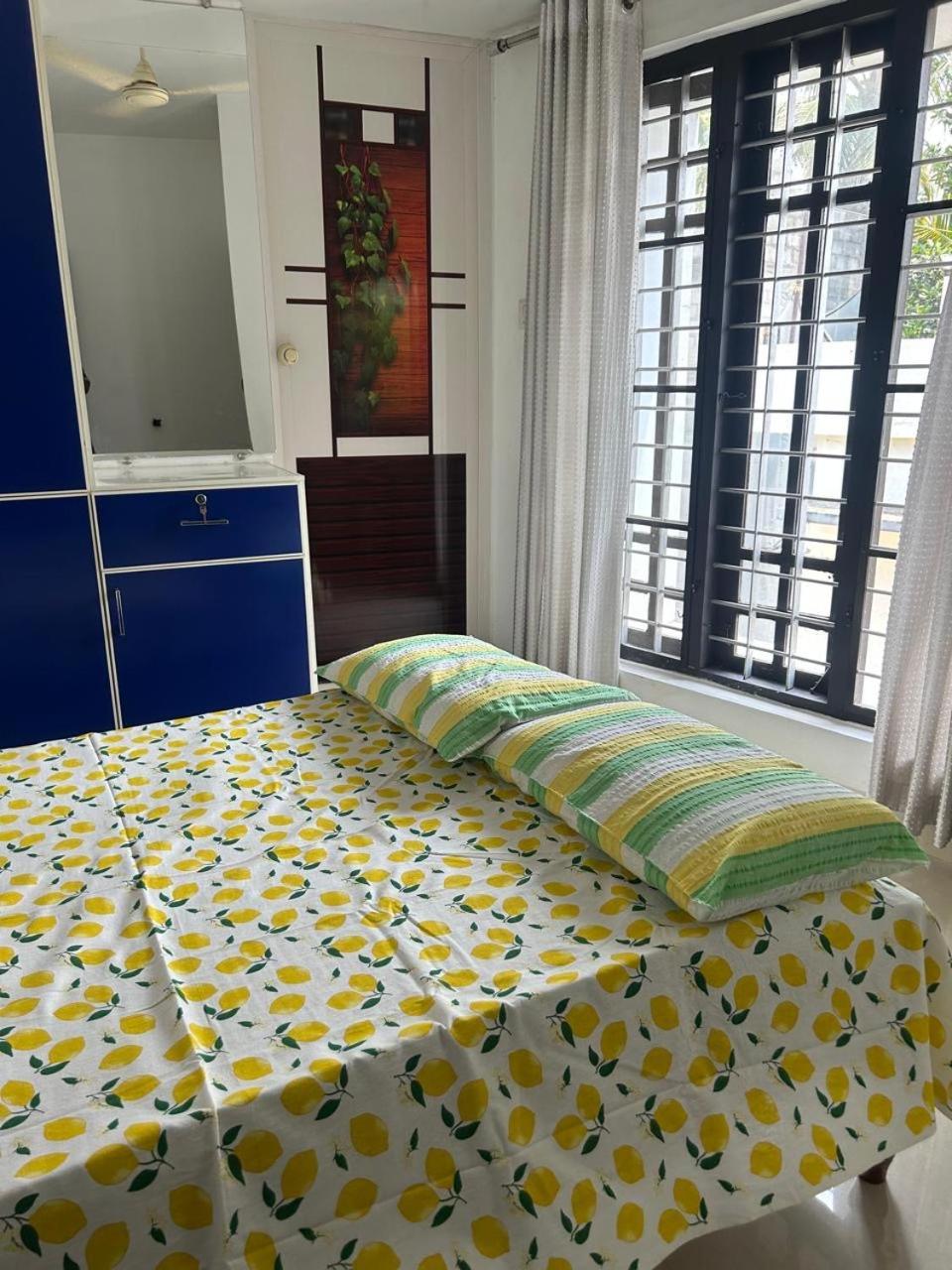 Chaithritha Ladies Homestay Thiruvananthapuram Екстер'єр фото